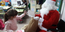 Santa Claus comes to School 15