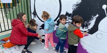 Infantil 4 años pinta el muro_CEIP FDLR_Las Rozas